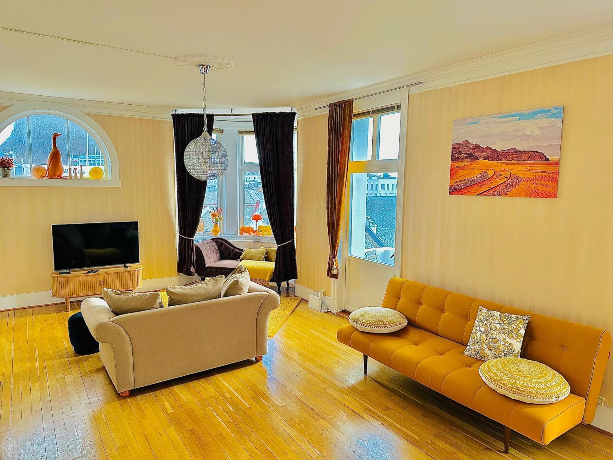 Stylish Big Jugend Art Nouveau Apartment With Balcony Heart Of Олесун Екстериор снимка